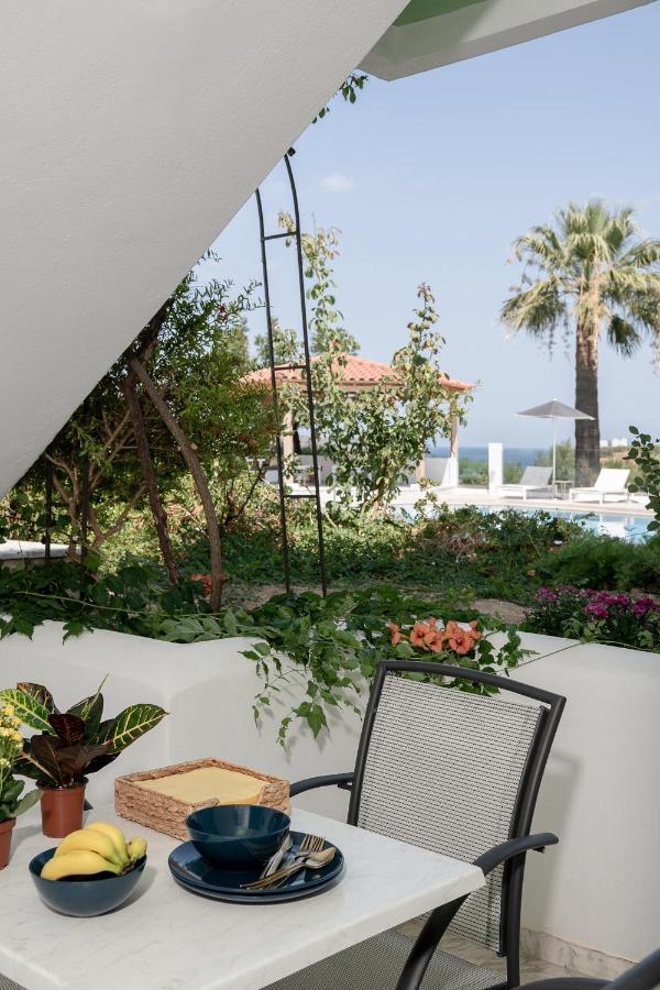 Villa Life Agia Marina Extérieur photo